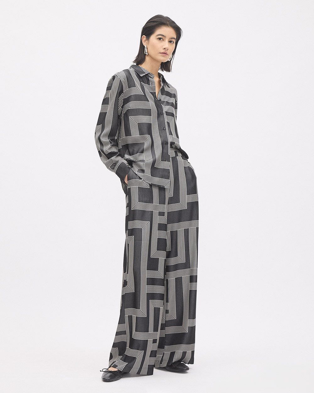 Fluid Buttoned-Down Blouse & Pant Set